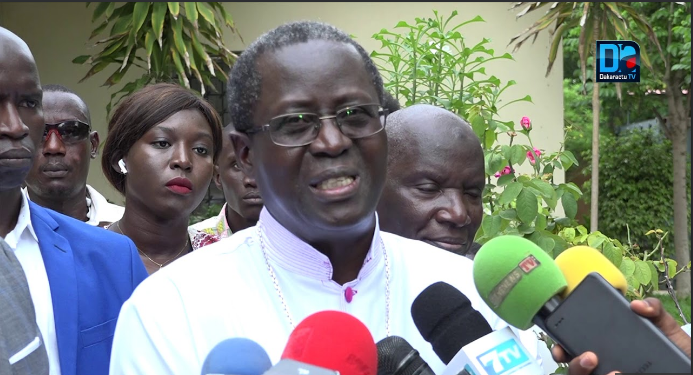 Monseigneur Benjamin Ndiaye « préoccupé par la qualité d’un débat politique qui dépasse les arguties et les controverses »