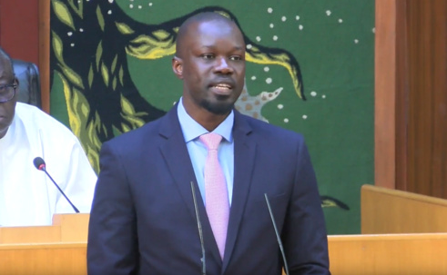 (Vidéo) Ousmane sonko traite certains députés d’irresponsables à l’assemblée nationale