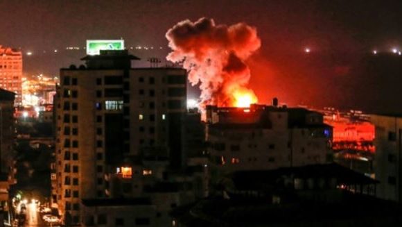 Israël a mené une centaine de frappes à Gaza en riposte à des roquettes