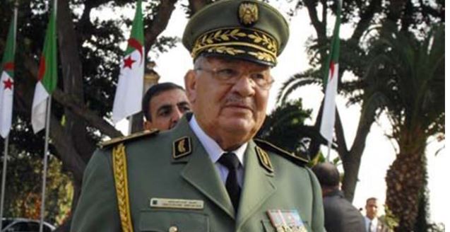 Algérie: Gaïd Salah assure n’avoir « aucune ambition politique »