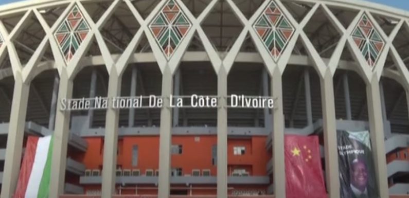 Alassane Ouattara inaugure le nouveau stade olympique à Ebimpe
