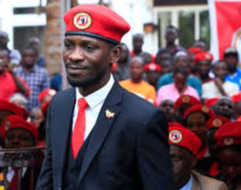 Bobi Wine arrêté après avoir posé sa candidature pour la présidentielle de 2021